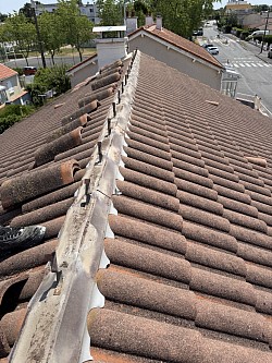 Travaux de couverture et réfection du faîtage réalisés par Pister Rénovation à Bouguenais.